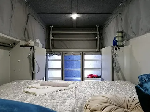 Caracal - 2 sleeper