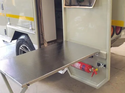 Cheetah - 2 Sleeper Eezy + Inside Shower